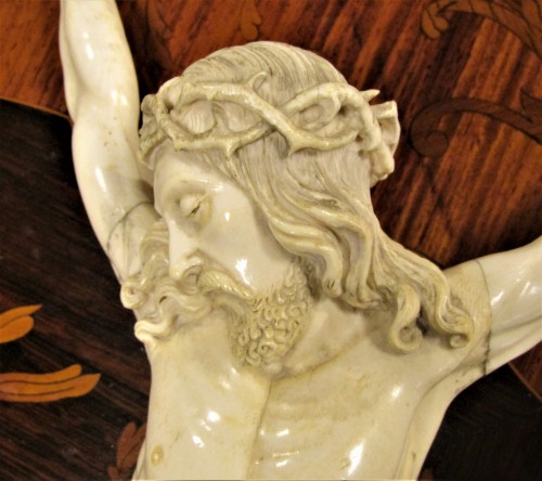 Grand Christ crucifié en ivoire école Italien XVIIIe - Romano Ischia